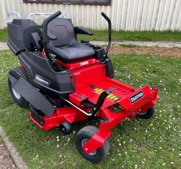 Tondeuse autoportée Snapper ZTX 275 – 24 cv -  entretien des espaces verts